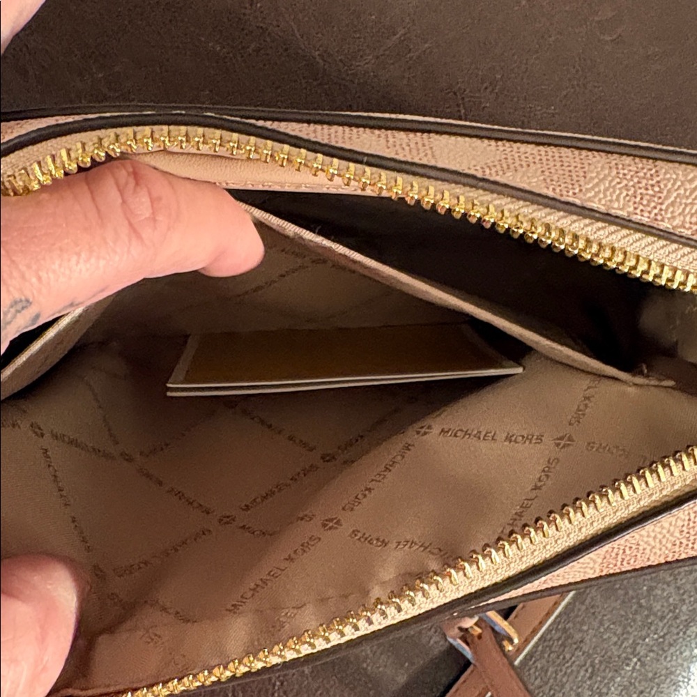 NWOT Michael Kors Jetset Camera Crossbody - Picture 10 of 10